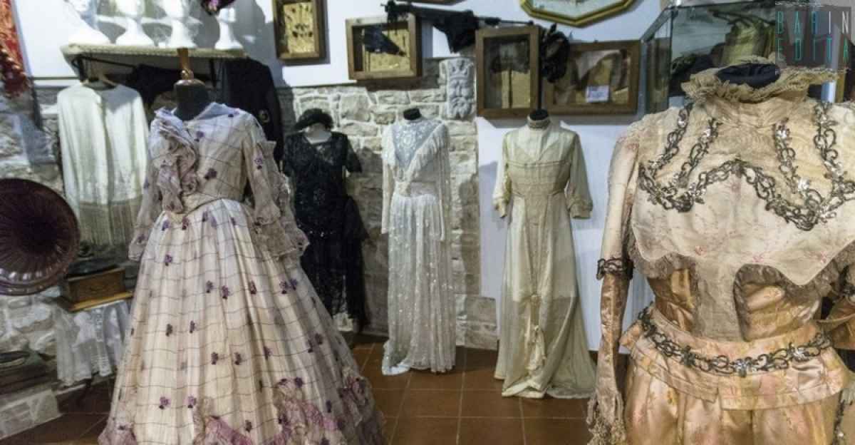 Abiti fine on sale 800 inizio 900